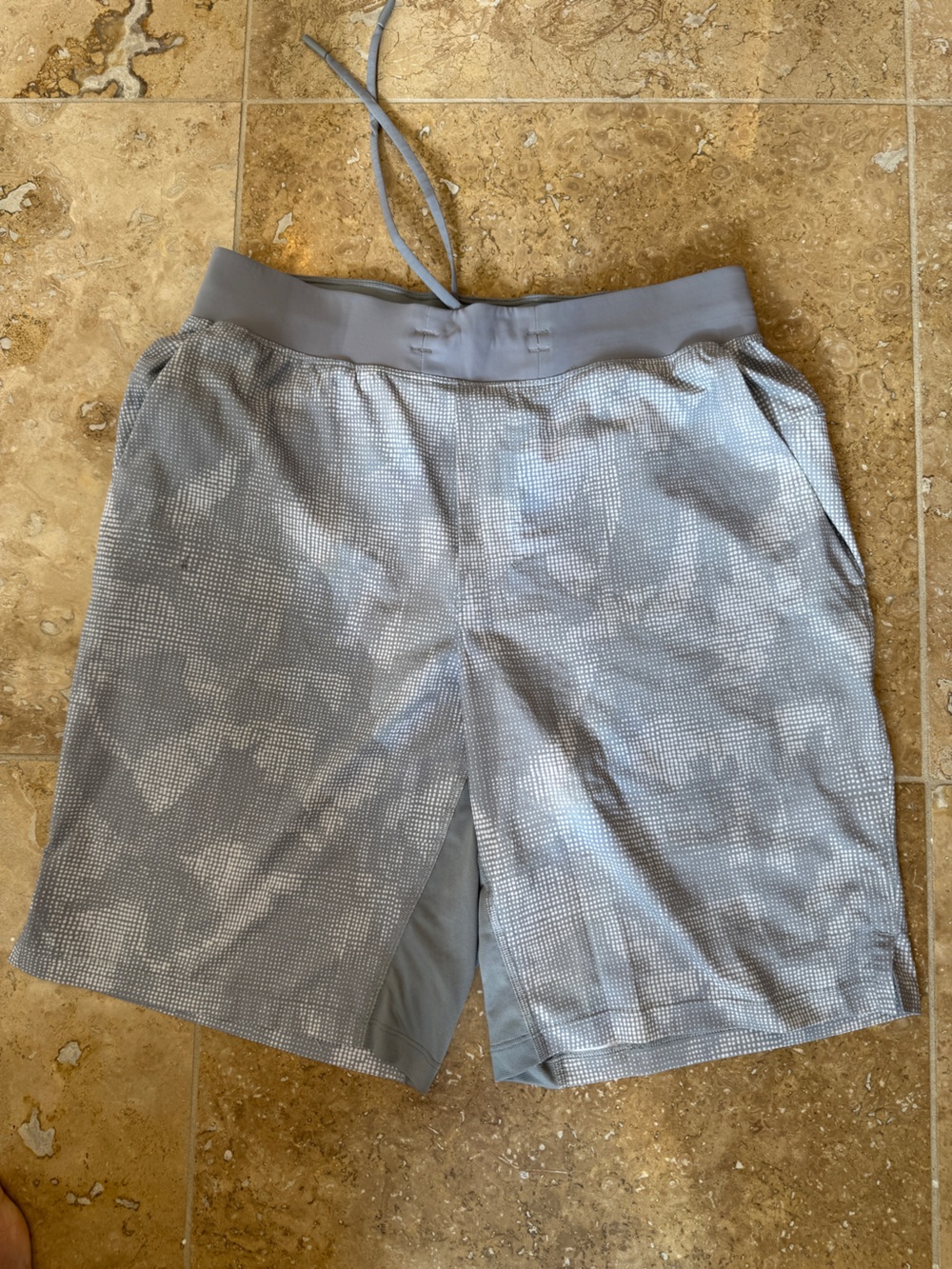 Lululemon men’s athletic shorts 9”